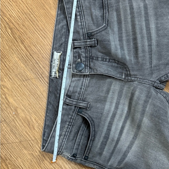 Free People Blue Skinny Jeans with Distressed Details - Picture 10 of 10